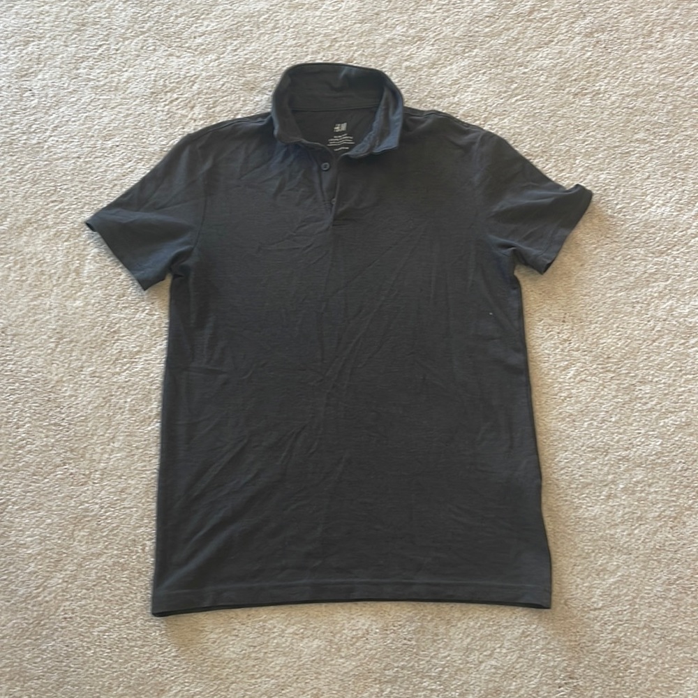 Men’s H&M Polo Short Sleeve Charcoal color Size Medium M